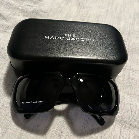 Marc Jacobs Sunglasses - Picture 3 of 6
